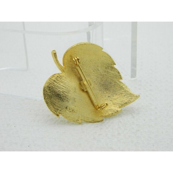 Vintage LG Lind Gal Gold Tone Textured Leaf Pin Br - Picture 3 of 4
